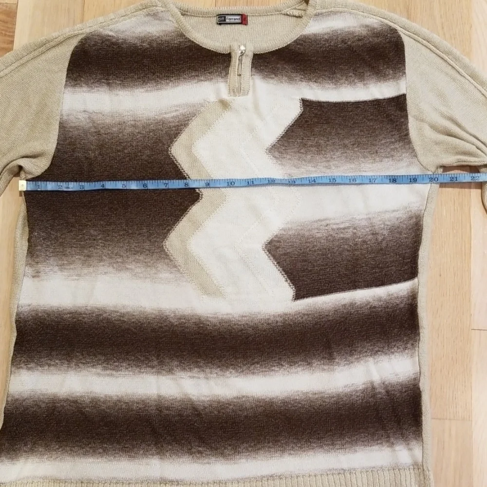 Nice men's light sweater, size XL